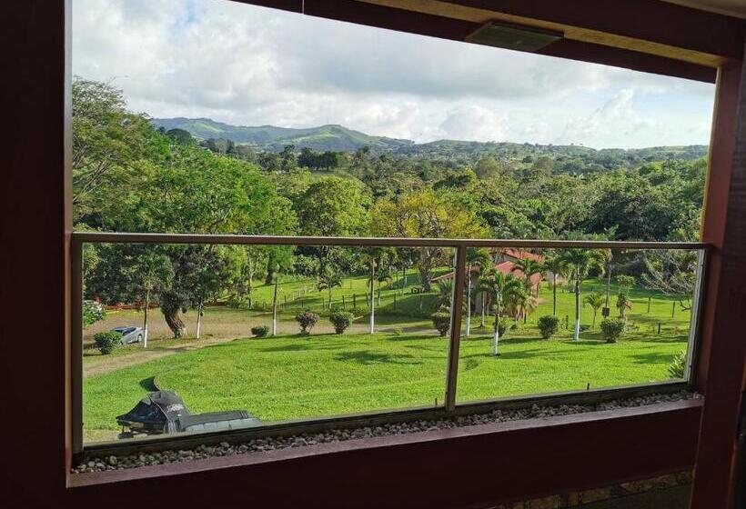 Номер Стандарт Вид на Горы, Puerto San Luis