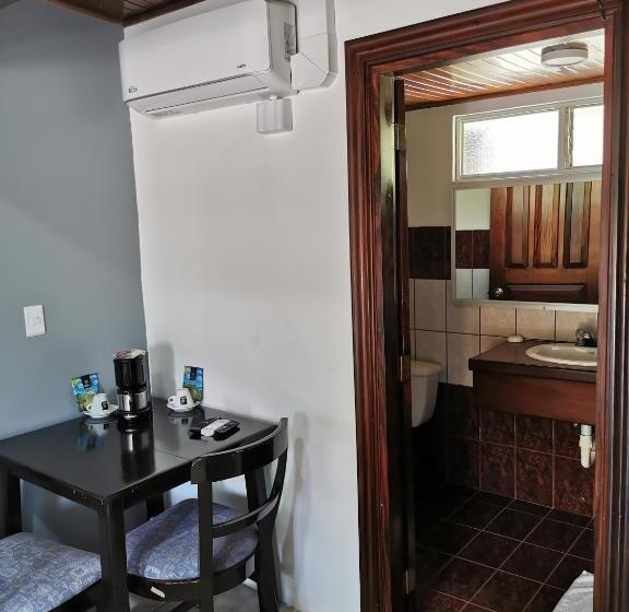 Номер Стандарт Вид на Озеро, Puerto San Luis