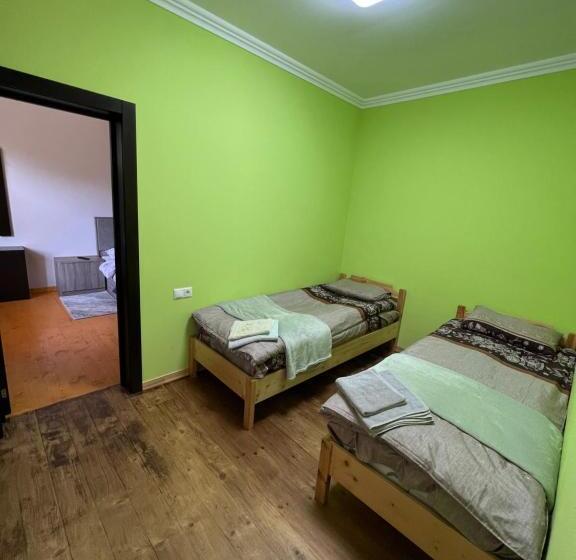 اتاق خانوادگی با چشم‌انداز کوه, гостевой дом Dilart