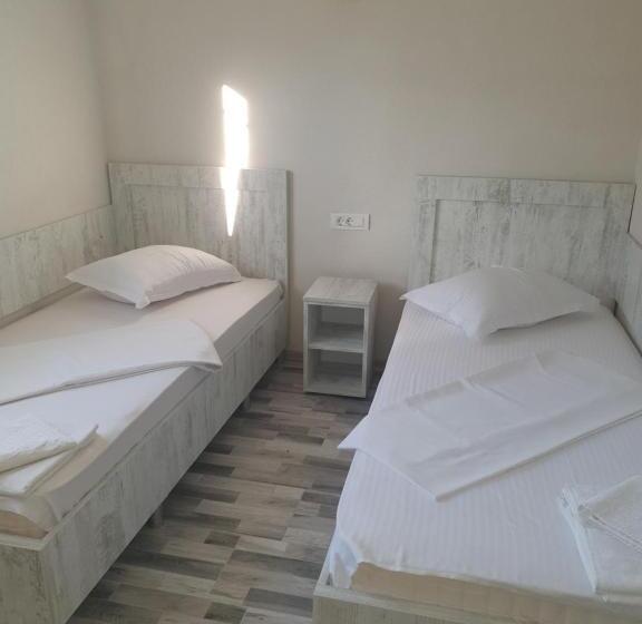 اتاق استاندارد, La Babusca