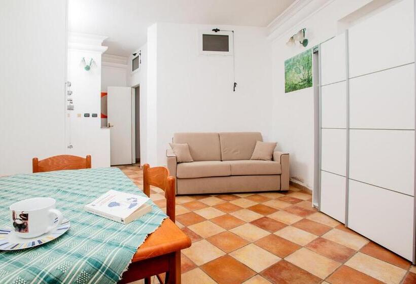 Huoneisto 1 Makuuhuone Pohjakerros, Residence La Marmorata