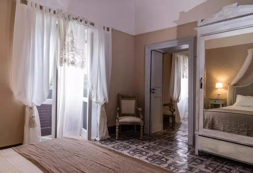 سوئیت کلاسیک, Borgo Del Carato