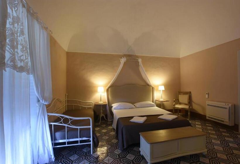 スーペリアトリプルルーム, Borgo Del Carato