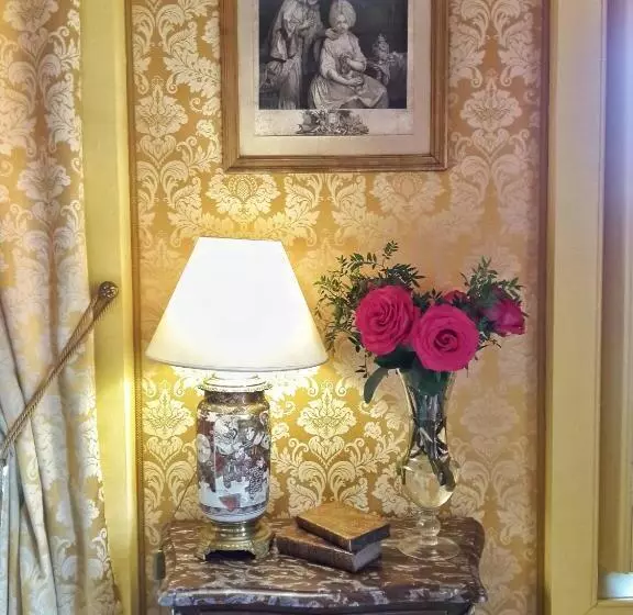 Camera Deluxe, Chateau De Chantore
