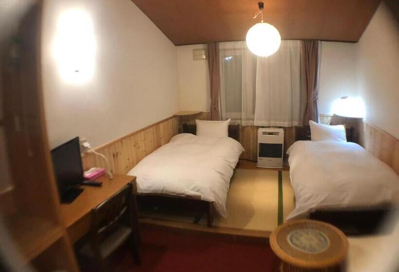 带共用浴室的标准房间, Niseko Pension Bellary