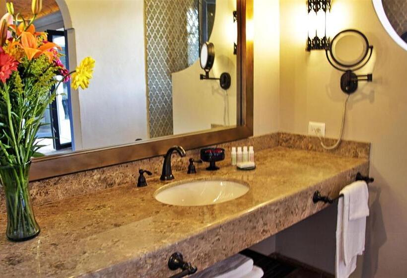 Люкс Повышенной Комфортности, Casa 1810 Hotel Boutique