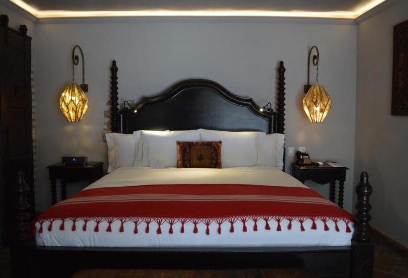スタンダードスタジオ, Casa 1810 Hotel Boutique