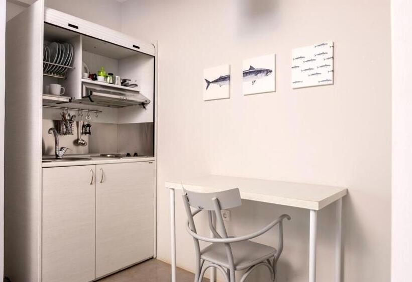 스탠다드 스튜디오 바다 전망, Entechnos Living