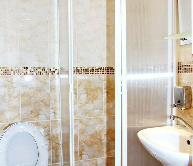 سرير فى غرفة مشتركه, Hostel 1001 Nights