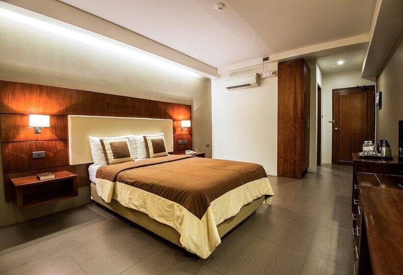 豪华房间, Ariana