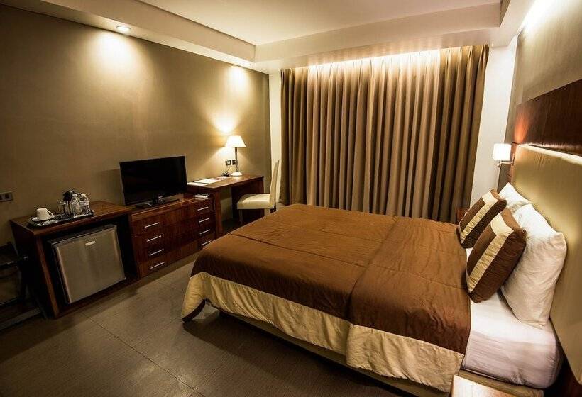 豪华房间, Ariana