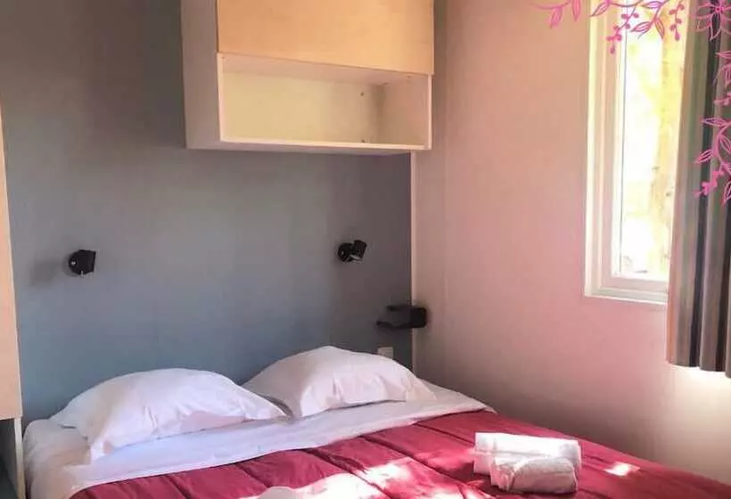 کلبه ییلاقی, Camping La Pinede