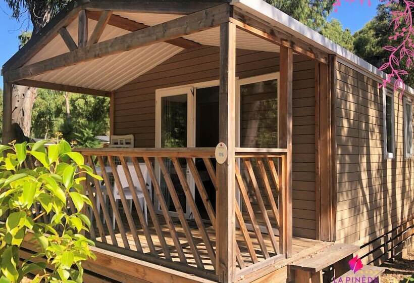 کلبه ییلاقی, Camping La Pinede