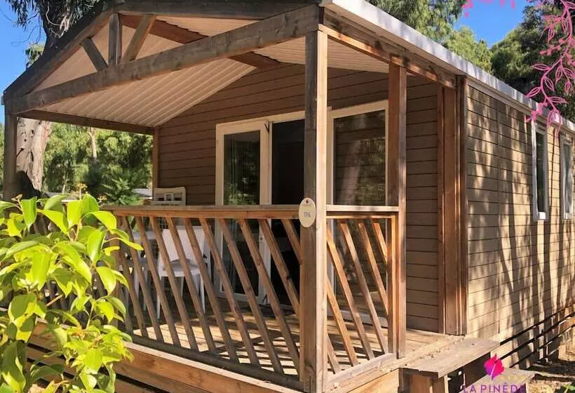 کلبه ییلاقی, Camping La Pinede