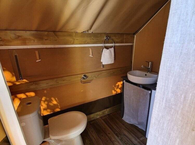 کلبه ییلاقی, Camping La Pinede