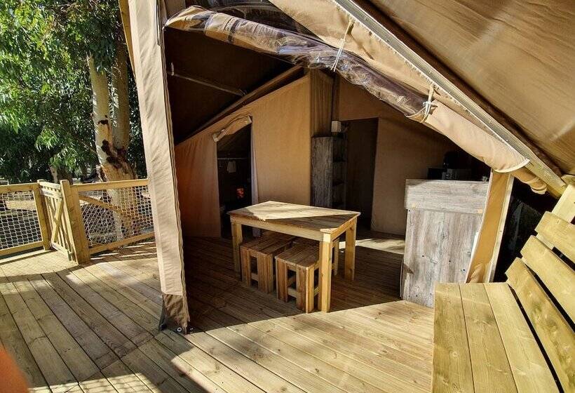 کلبه ییلاقی, Camping La Pinede