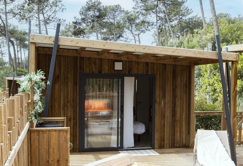 کلبه ییلاقی, Camping La Pinede