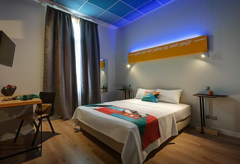 Pokój klasy Biznes, Colors Central Ladadika