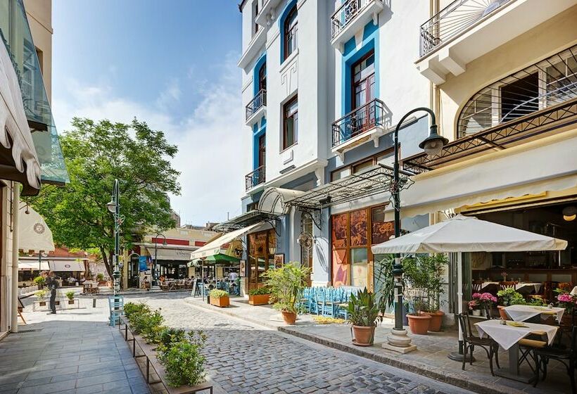غرفة بيزنس, Colors Central Ladadika