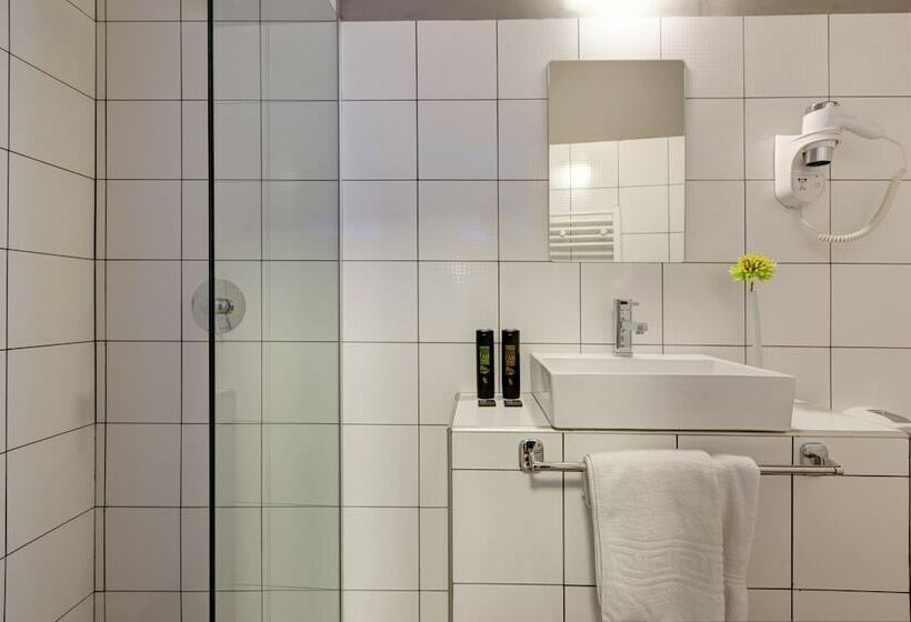 Pokój klasy Biznes, Colors Central Ladadika