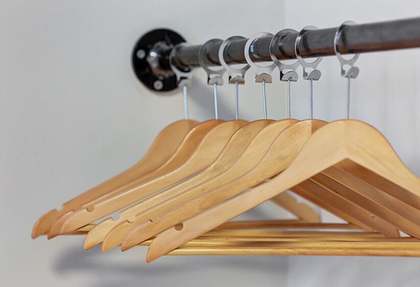 Pokój Standard, Colors Central Ladadika