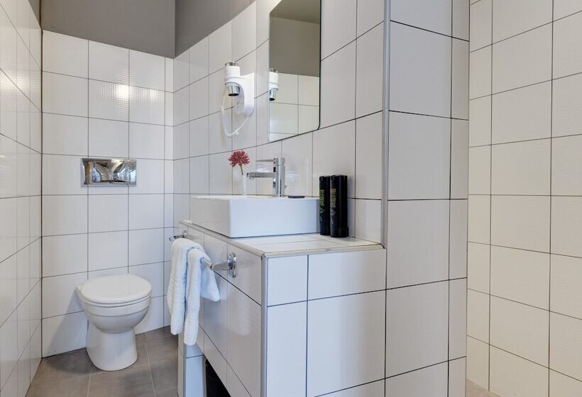 Pokój Deluxe, Colors Central Ladadika