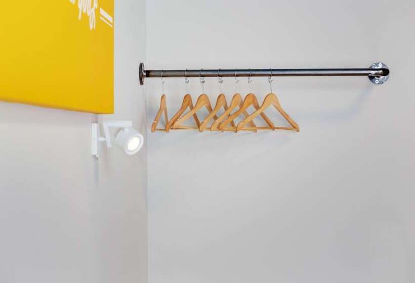 Pokój Deluxe, Colors Central Ladadika