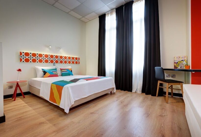 Pokój Standard, Colors Central Ladadika