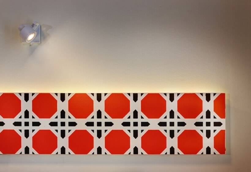 Pokój Standard, Colors Central Ladadika