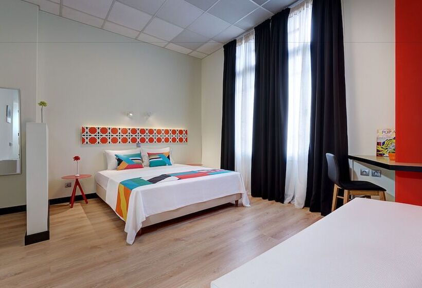 Pokój Standard, Colors Central Ladadika