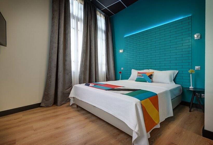 Pokój Deluxe, Colors Central Ladadika