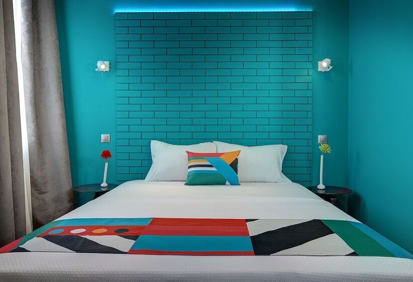 Pokój Deluxe, Colors Central Ladadika