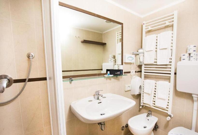 غرفة قياسية رباعية, Dolomiti