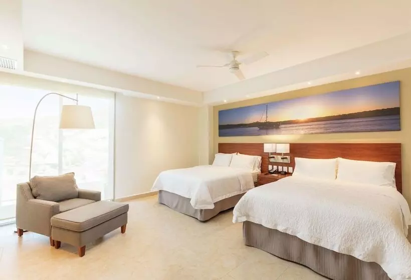 ２ダブルベッドのスタンダードルーム, Hampton Inn & Suites By Hilton Los Cabos