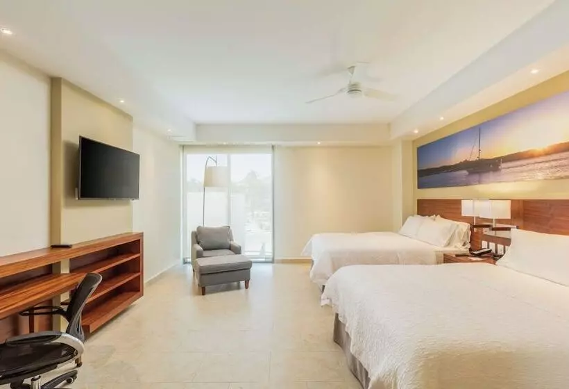 ２ダブルベッドのスタンダードルーム, Hampton Inn & Suites By Hilton Los Cabos