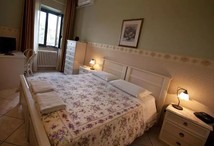 Standard Kolmen Hengen Huone, La Villa