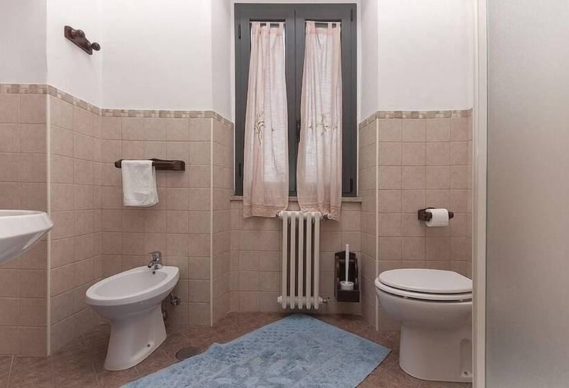 חדר סטנדרט לשלושה, La Villa