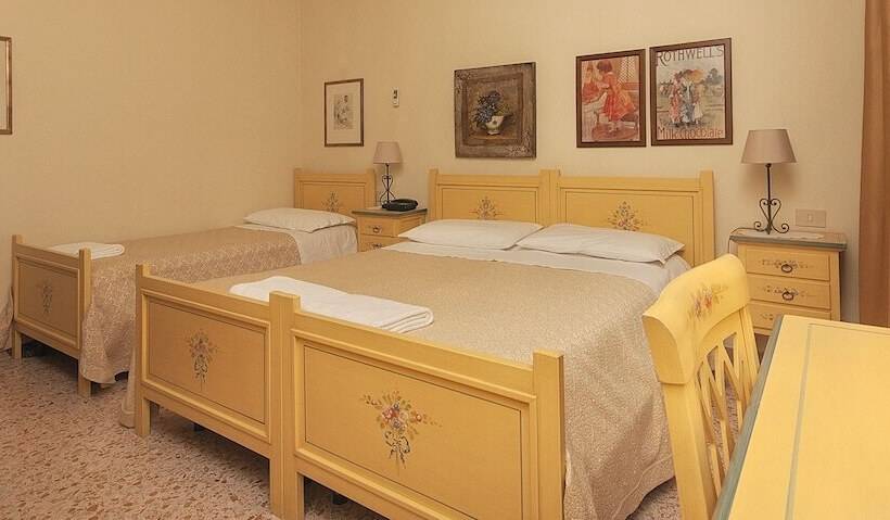 Номер Стандарт Трехместный, La Villa