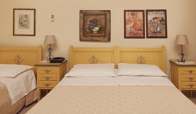 חדר סטנדרט לשלושה, La Villa