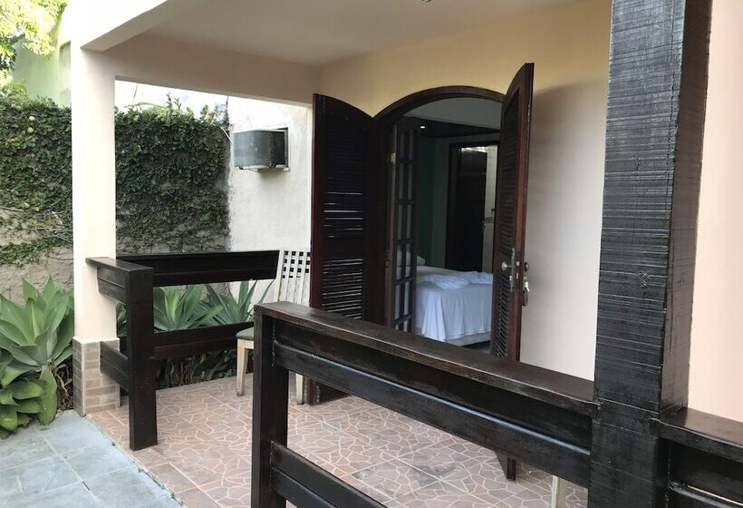 غرفة قياسية ثلاثية, Pousada Estalage