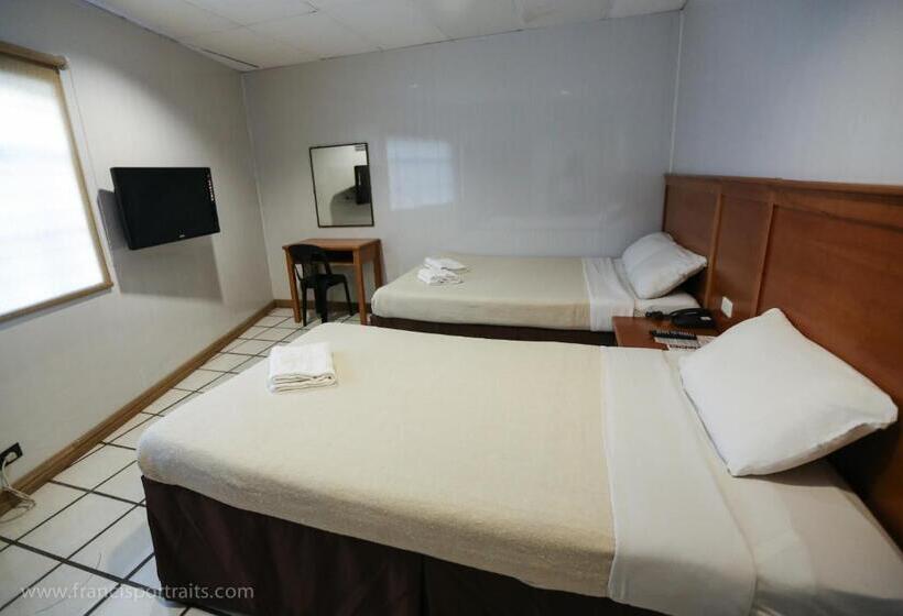 סוויטה משפחתית, Value Star Inn