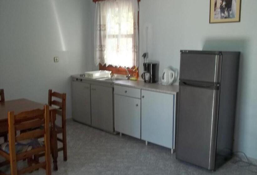 بانگلوی استاندارد, Saint Nicolas Bungalows