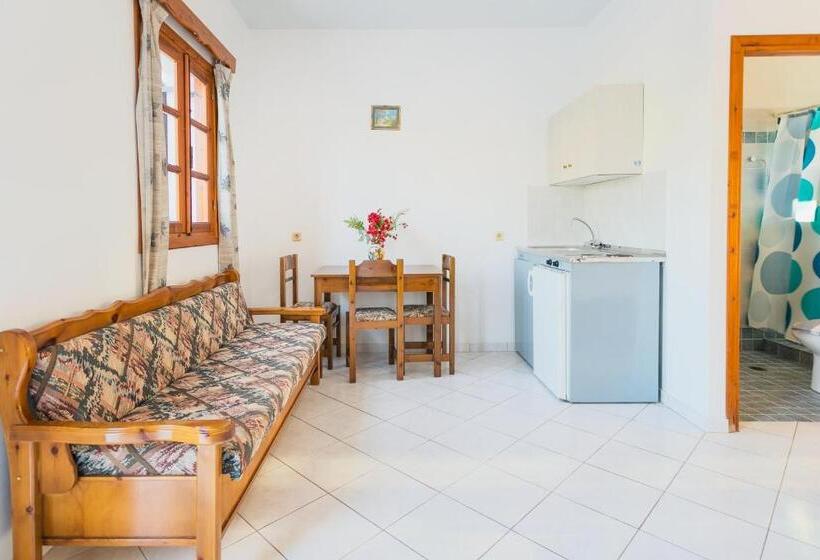 استودیوی استاندارد, Saint Nicolas Bungalows