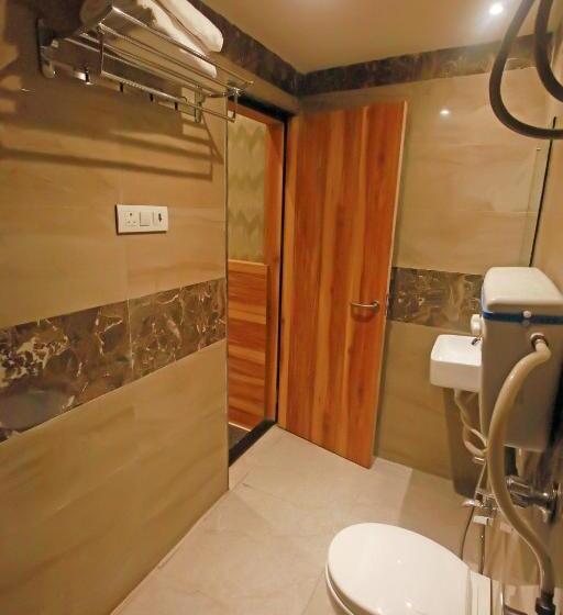 Quarto Familiar, Al Madina Palace