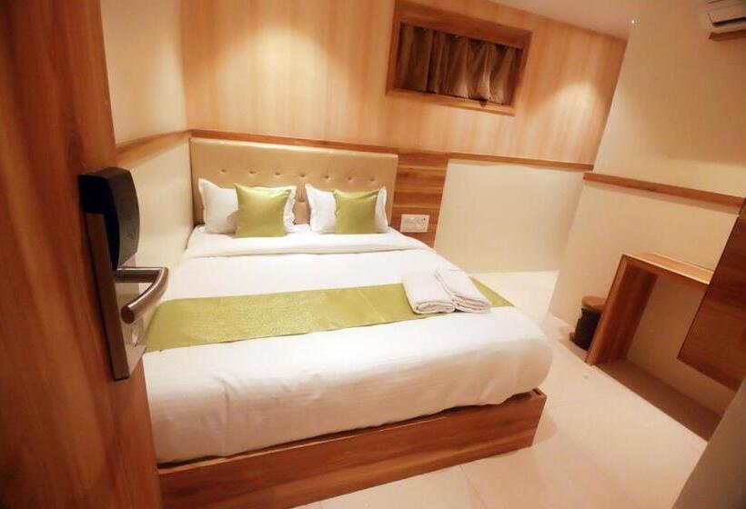 Quarto superior, Al Madina Palace