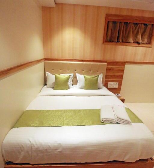 Quarto superior, Al Madina Palace