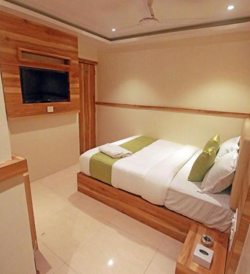 Quarto superior, Al Madina Palace