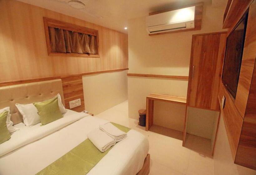 Quarto superior, Al Madina Palace