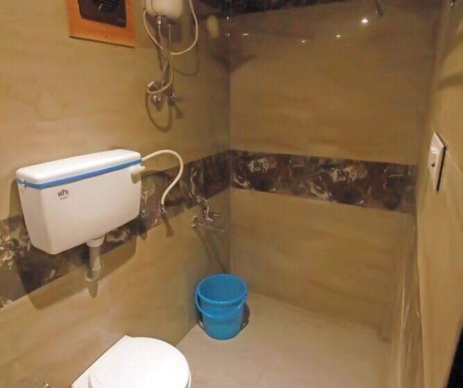 Quarto deluxe, Al Madina Palace