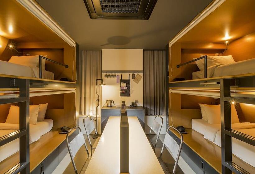 Quarto Quádruplo Estandar, Cappuccino